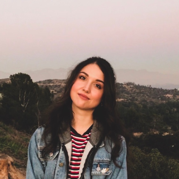 Meet your Posher, Laura - Picture 1 of 1